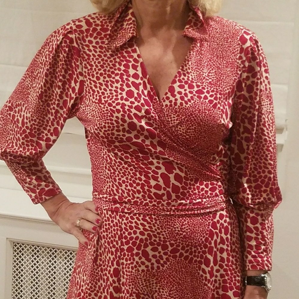 Nwt Flattering Wrap Around In Soft Knit L - image 1